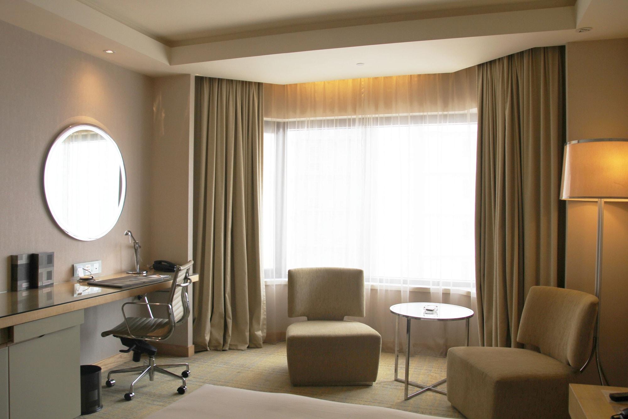 Doubletree By Hilton Kuala Lumpur Hotel Exterior photo A room at the hotel