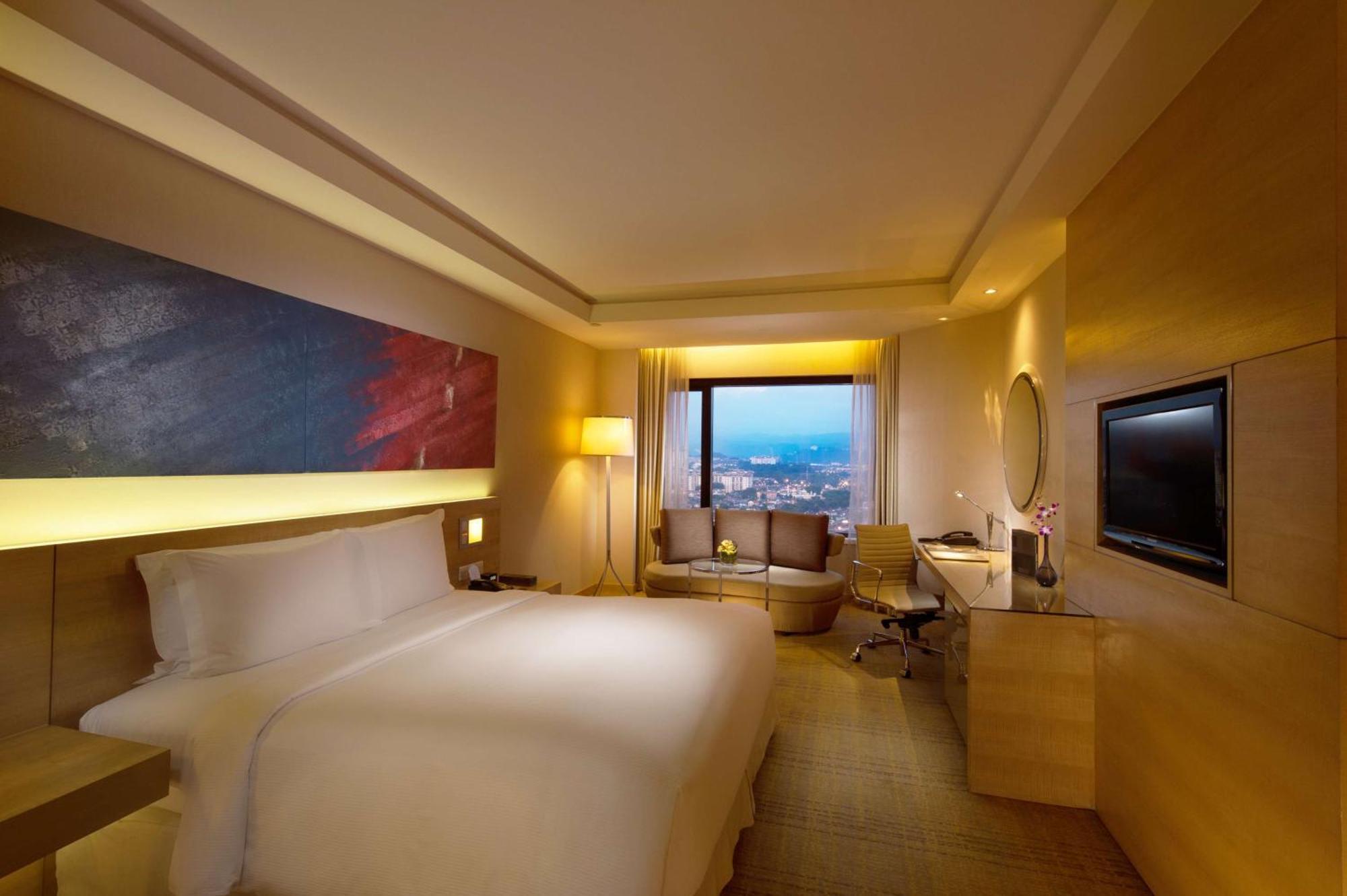 Doubletree By Hilton Kuala Lumpur Hotel Exterior photo Deluxe Room